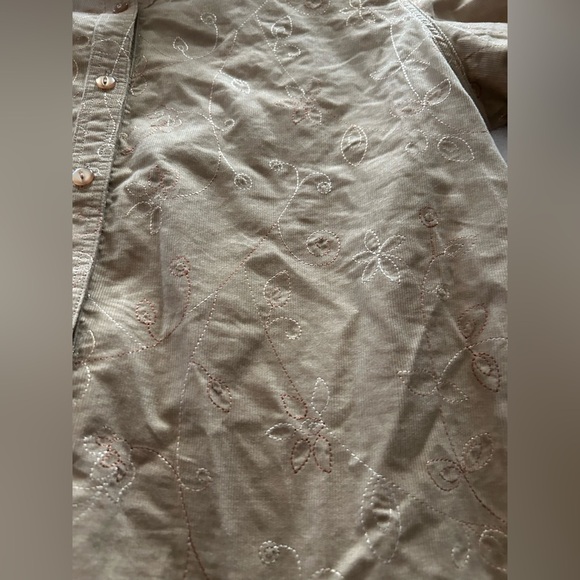Vintage Tradition Country Collection Embroidered Tan Shirt - Picture 2 of 5